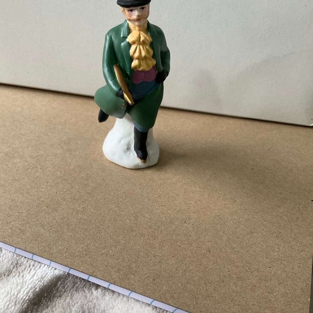 Figurine Yuletide remembrance porcelain collection by‎ Russ vintage